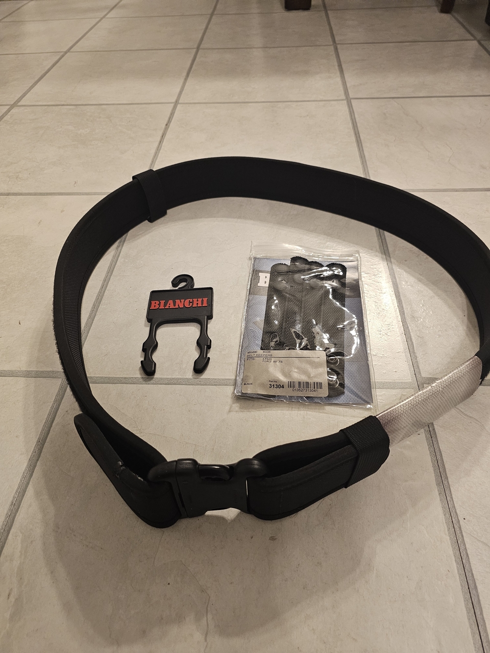 Bianchi AccuMold Duty Belt W/ Blackhawk Cuff Case And Mag Holder - Picture 3 of 7